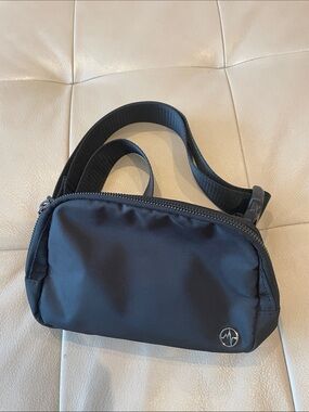 Black Womenโs/Menโs everything bag - Sleek Everyday Carry